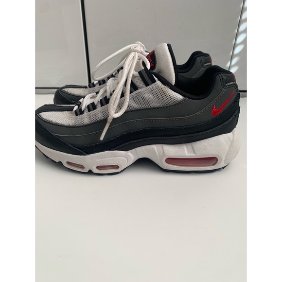 Boys Nike Airmax Sneakers - Picture 3 of 5